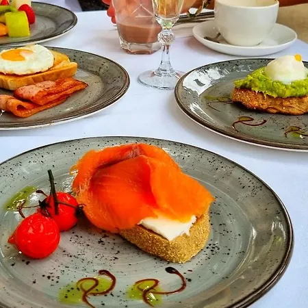 Hotel L'host Boutique 3*