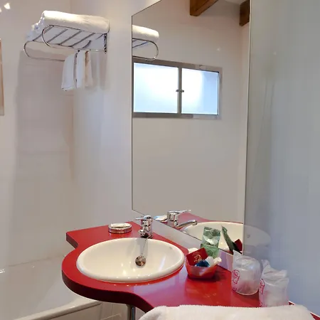 Hotel L'host Boutique 3*