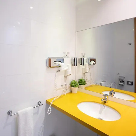 Отель L'host Boutique 3*